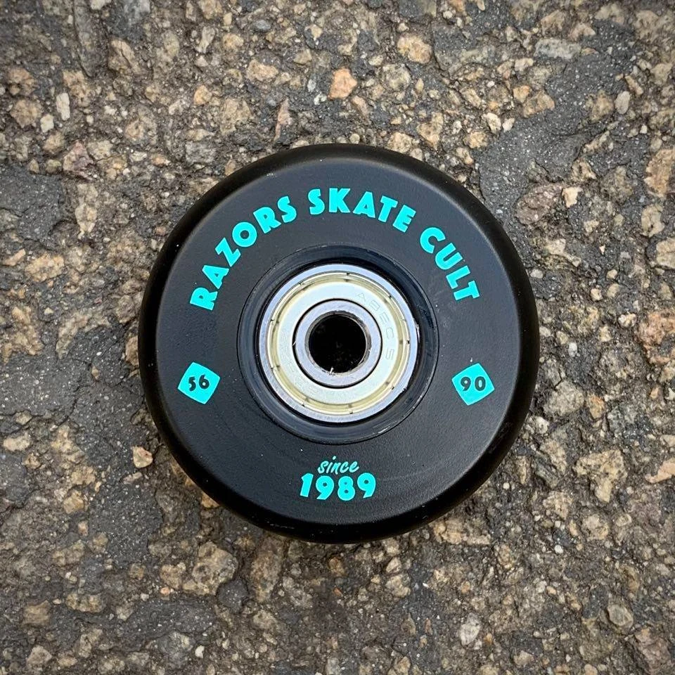 RAZORS CULT GRAPHITE SKATE - Image 3